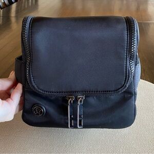 Lululemon Sink Shower Travel Kit BLACK with insert Bag Rare HTF